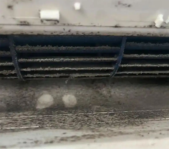 漳州空调吹的风有股烧焦味是怎么回事